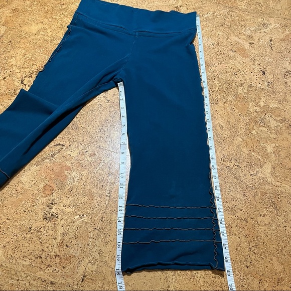 Queen Of Hearts Clothing Bhakti Capri Pants Sz S - Picture 14 of 16